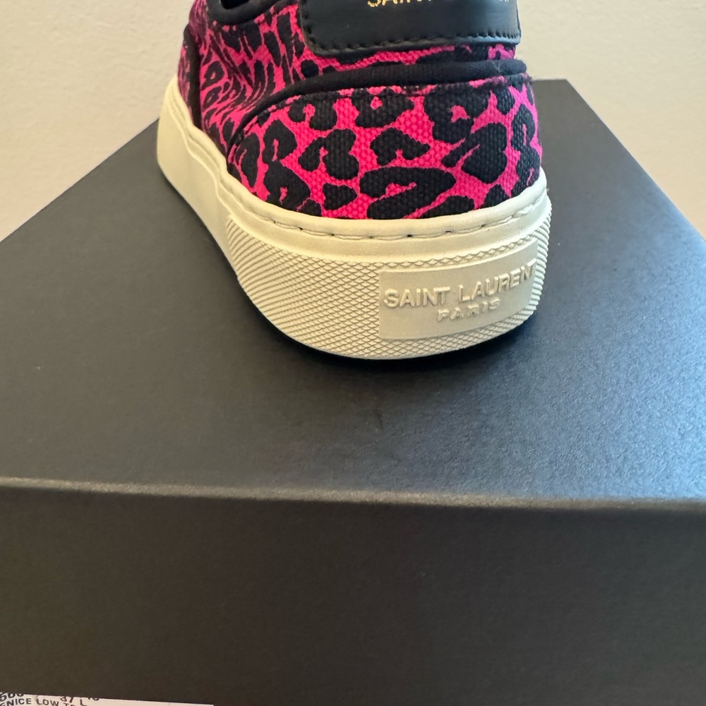 Leopard print sneakers YSL 
Saint Laurent